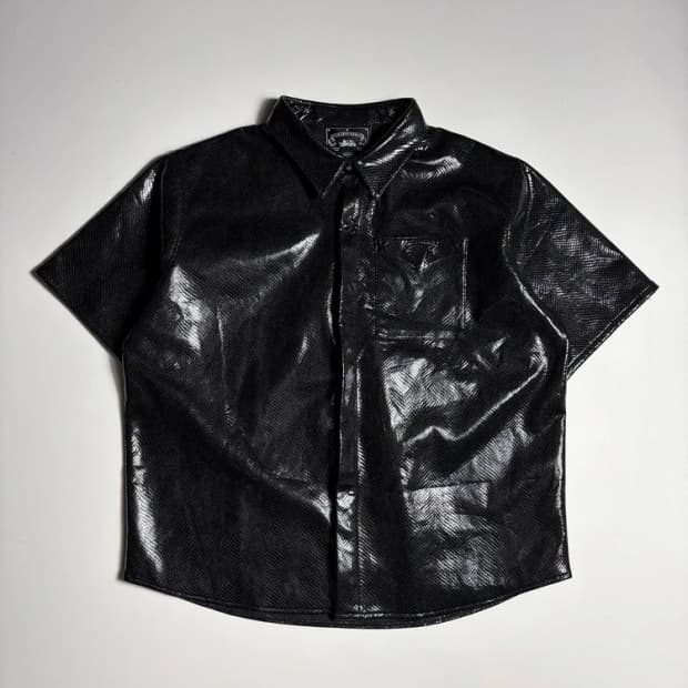 배드블러드 25FW 블랙 파이톤 로고 레더 숏 슬리브 R3140