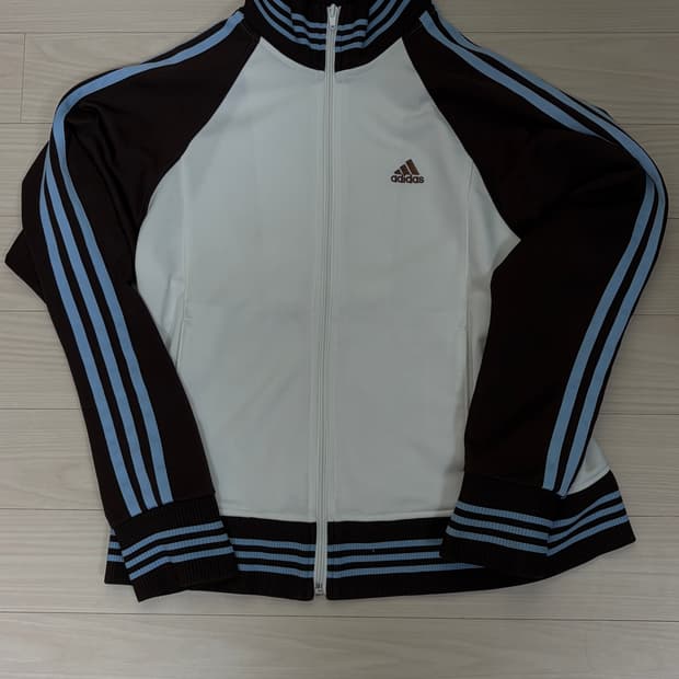 아디다스 하늘 브라운 져지 팔아요