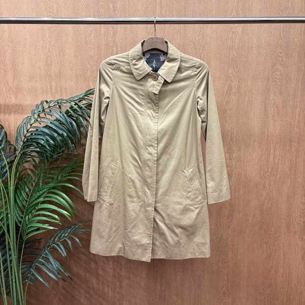 쟈딕 앤 볼테르 싱글 코트 히든 버튼 플래킷 스탠드 칼라 디테일 베이지