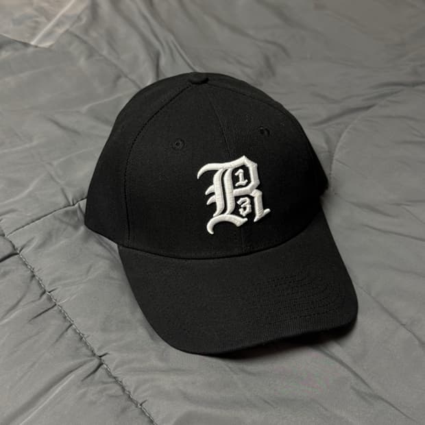 R13 알써틴 로고 볼캡 엠브로이드 코튼 볼캡 블랙