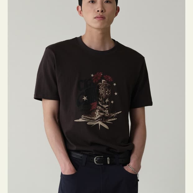 웨이비니스 웨스턴 부츠 그래픽 티셔츠 2