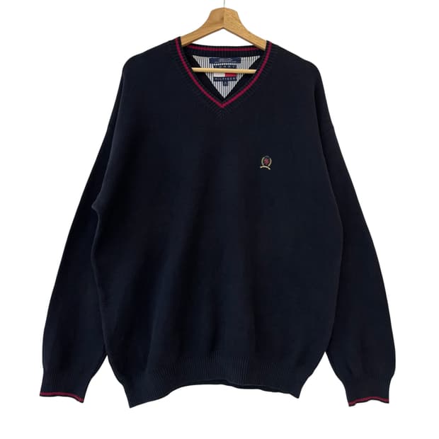 타미힐피거 90s 월계수 로고 브이넥 니트 네이비