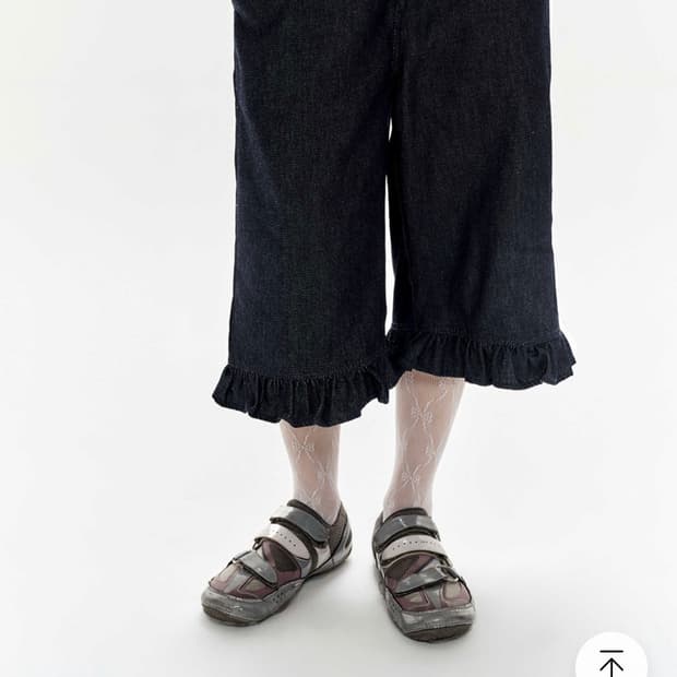 oinimi 오이니미 네이비 러플 크롭팬츠