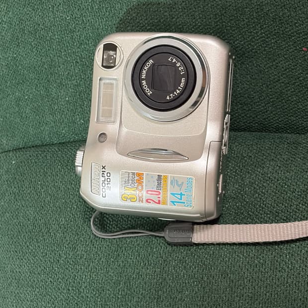 니콘 쿨픽스 2100 빈티지 디카 coolpix