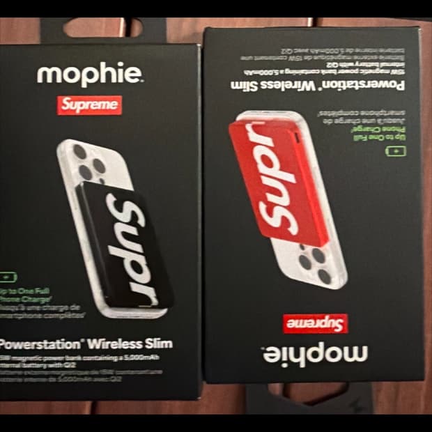 슈프림 파워스테이션 무선 맥세이프 보조배터리 레드