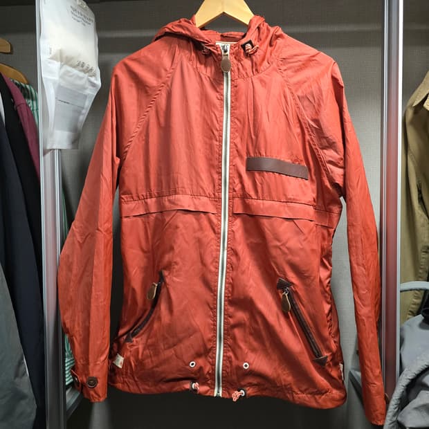 마샬아티스트 레드오렌지 바람막이 M