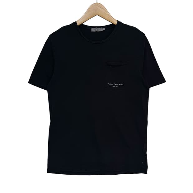 켈빈클라인 포켓 로고 반팔티