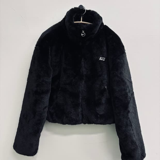 NIKE 나이키 양털 페이크퍼 크롭 자켓