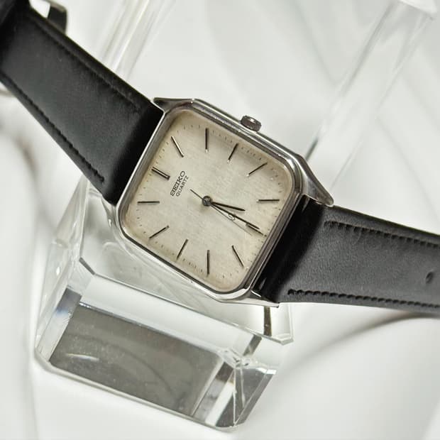 70s80s 빈티지 세이코 스퀘어 브러쉬드 실버 다이얼 워치
