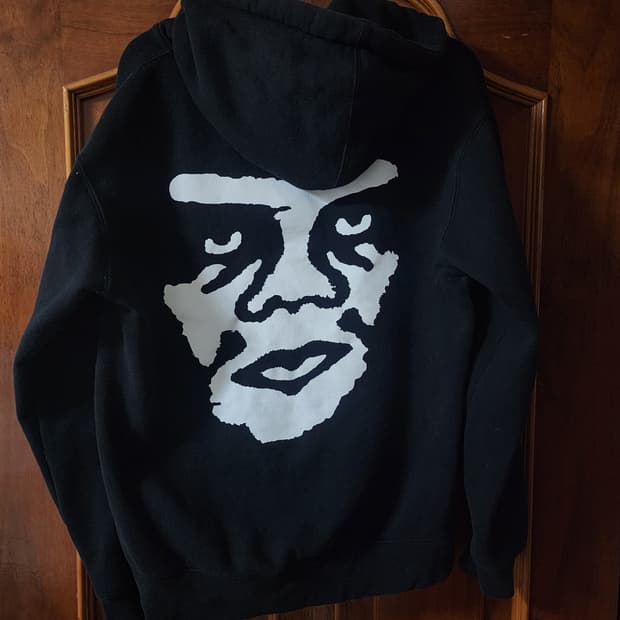 오베이 후드집업