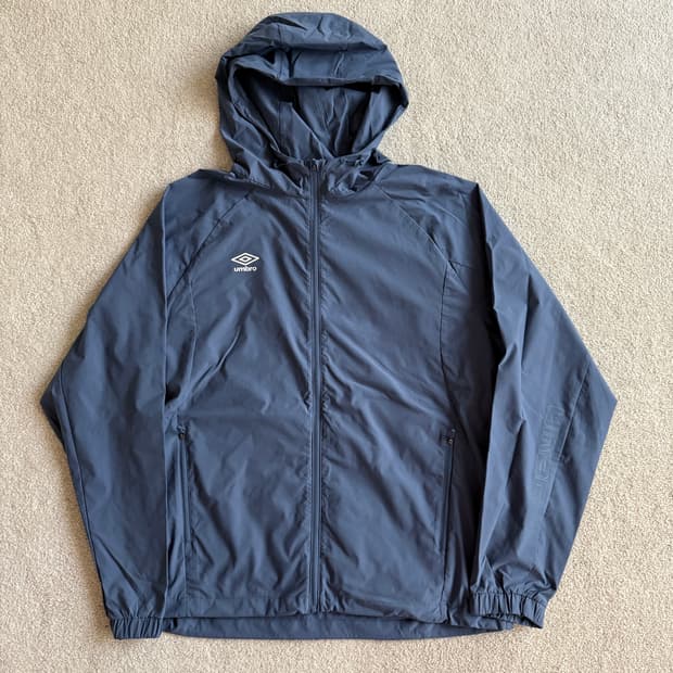 엄브로 나이트런 베이직 후드 러닝 트레이닝 자켓