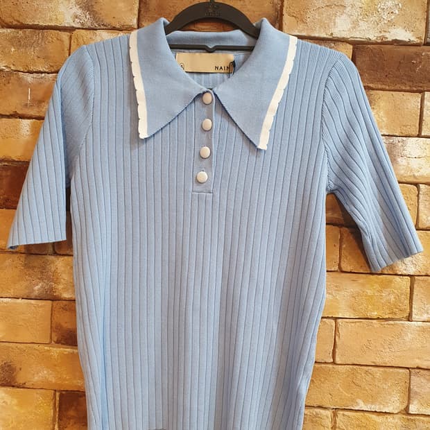 (새상품)NAIN의 하늘색 골지 카라 니트