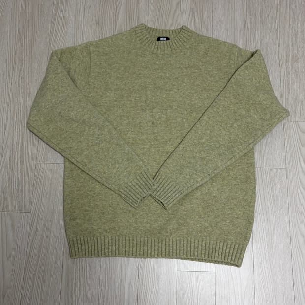 유니클로 수플레얀크루넥스웨터 라이트그린 m