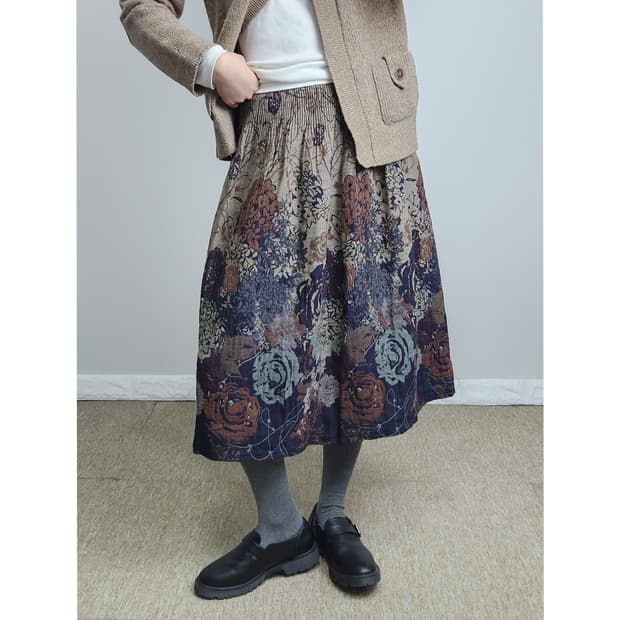 플로럴 자수 스커트
