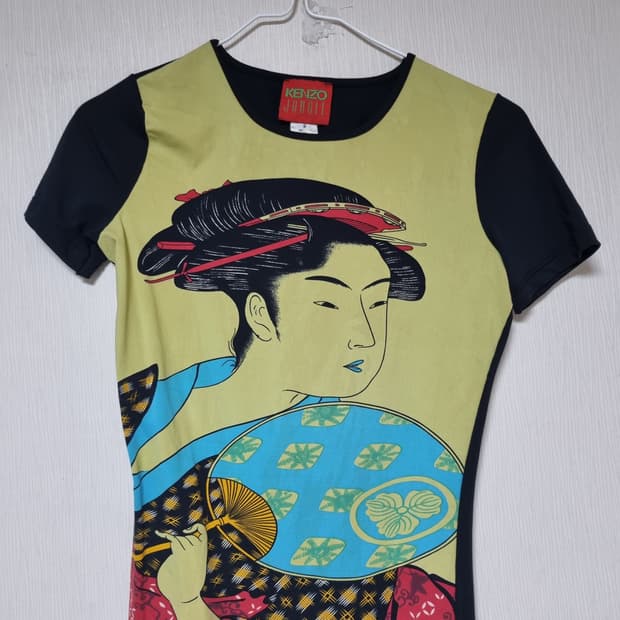 겐조 정글 아카이브 탑