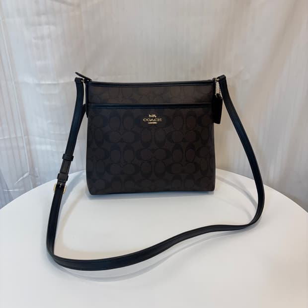 정품 코치 시그니처 크로스백    