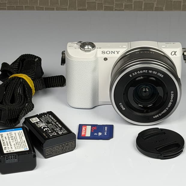 소니 A5100 미러리스 카메라 화이트
