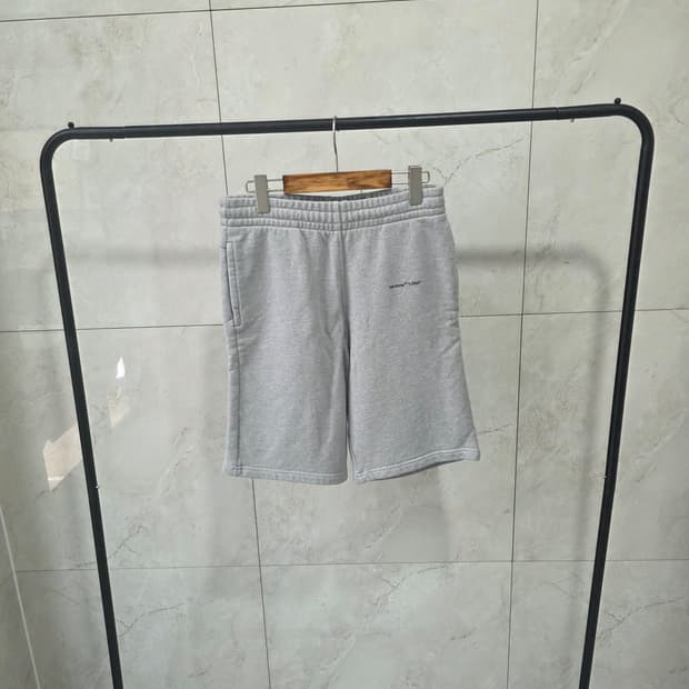 오프화이트 반바지