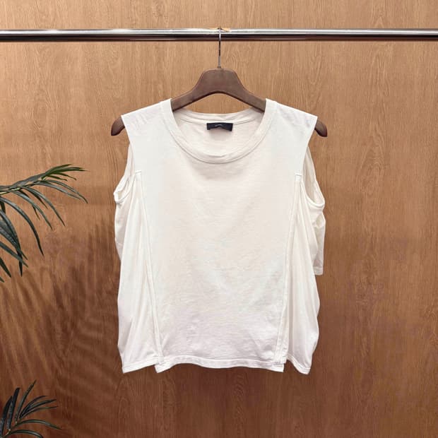 디젤 레이어드 반팔 티셔츠 컷아웃 숄더 디테일 루즈핏 화이트