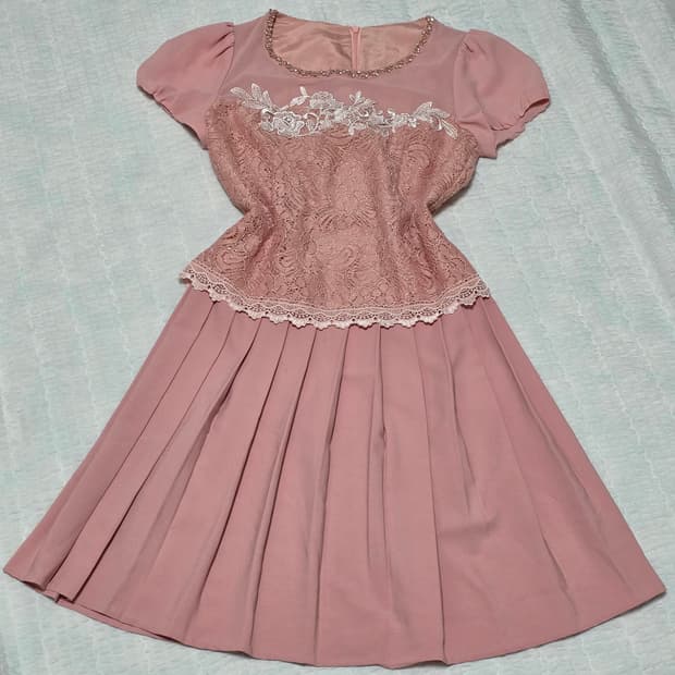 핑크 히메갸루st 플리츠 글리터레이스 원피스