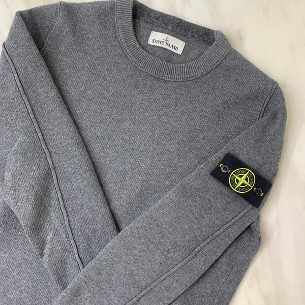 스톤아일랜드 그레이 니트 L사이즈 S급상태