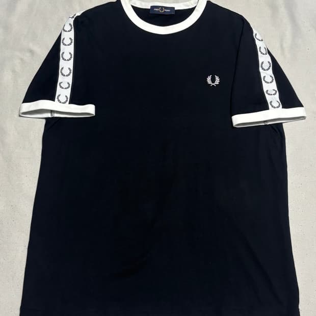 🫶🏻 프레드페리 월계수 블랙 반팔티셔츠 🫶🏻