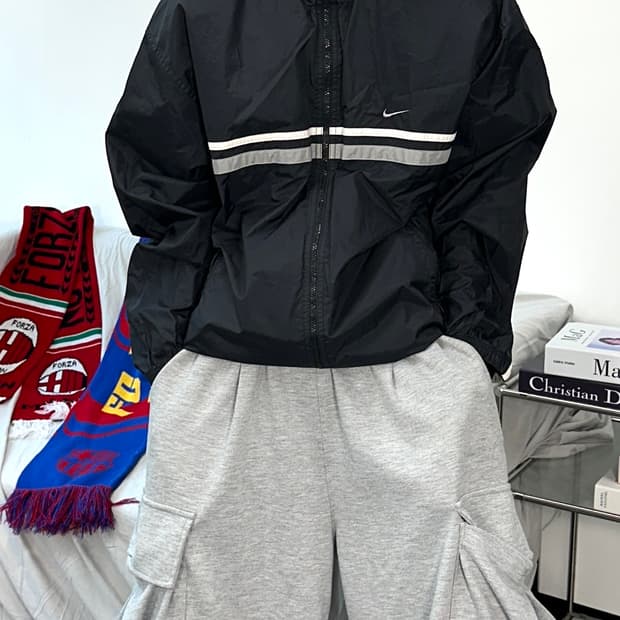 나이키 블랙 올드스쿨 바람막이 M