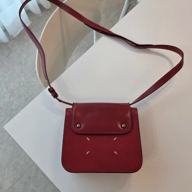 마르지엘라 레드 숄더백