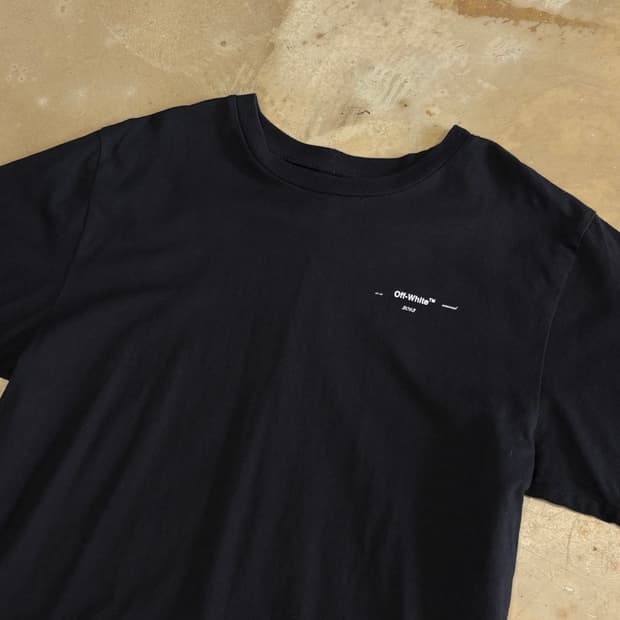 M 오프화이트 블랙 반팔티셔츠