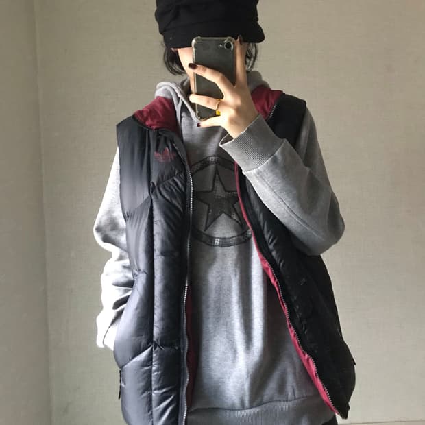 아디다스 블랙 버건디 파이어버드 패딩조끼