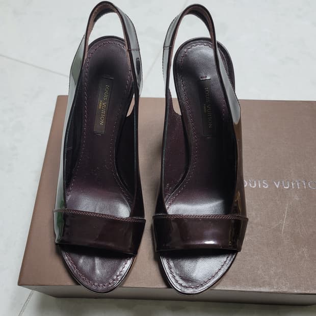 루이비통 애나멜 하이힐 34(215)사이즈 상태극상 풀박스