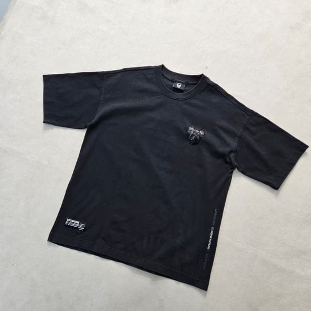 L 라이프워크 스몰로고 블랙 반팔티 0409Y