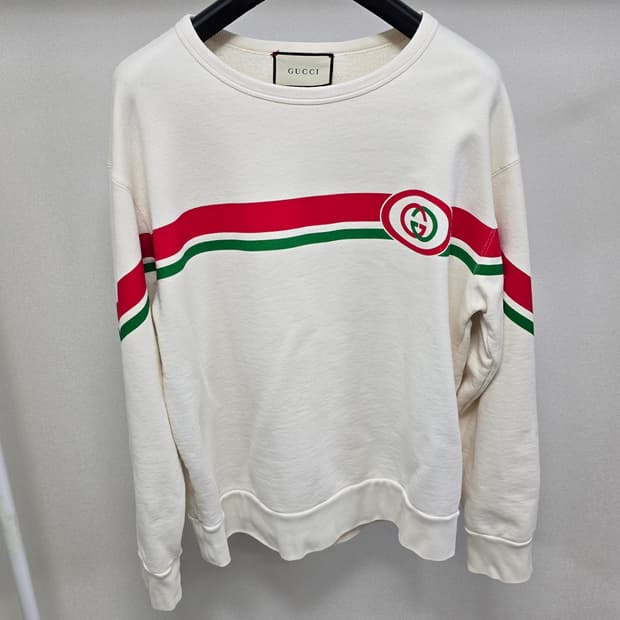 구찌 인터로킹 G 로고 맨투맨 L사이즈 105 판매