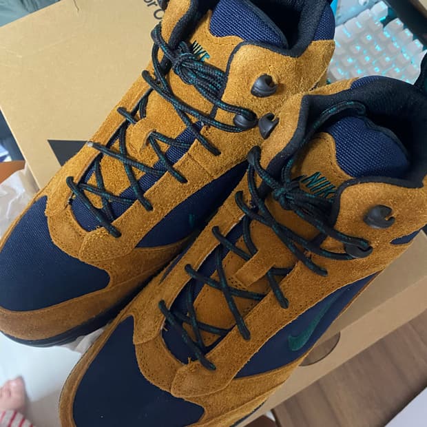 나이키 acg 토레 미드 280 새상품팝니다