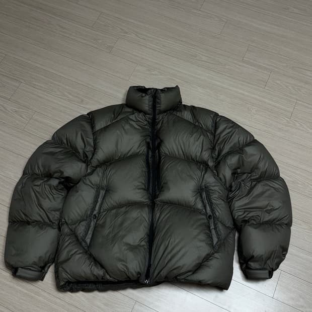 모이프 쉐도우 푸퍼 다운 패딩 3사이즈 올리브