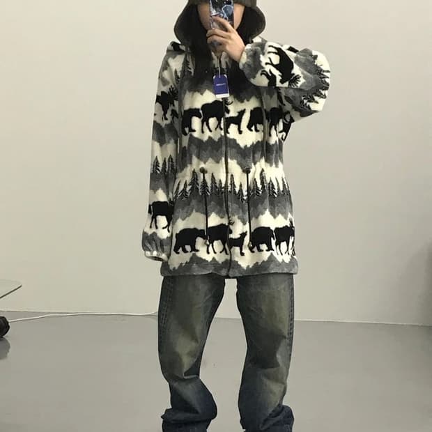 Quality Goods Canada Bear Pattern hoodie