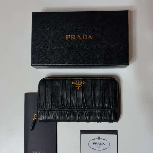 프라다 코프레 장지갑