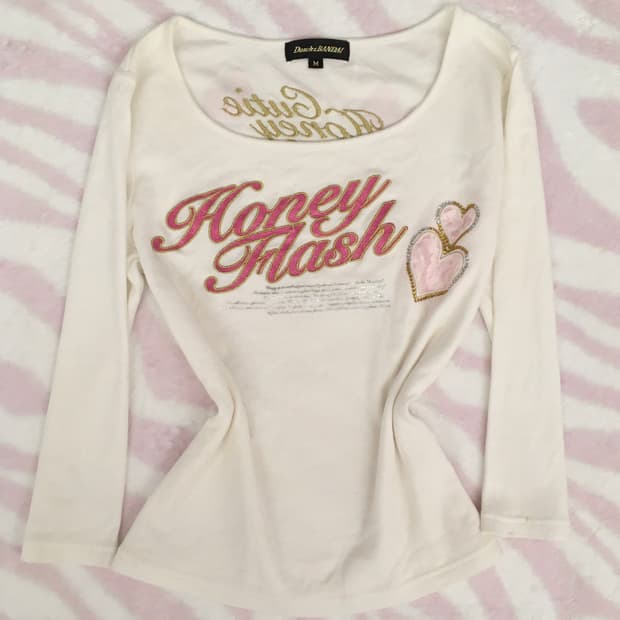 헤이세이 히메갸루 망사하트 글리터 레터링 티셔츠