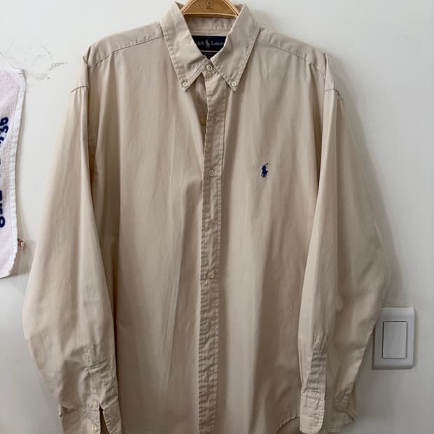333. 폴로 베이지 셔츠