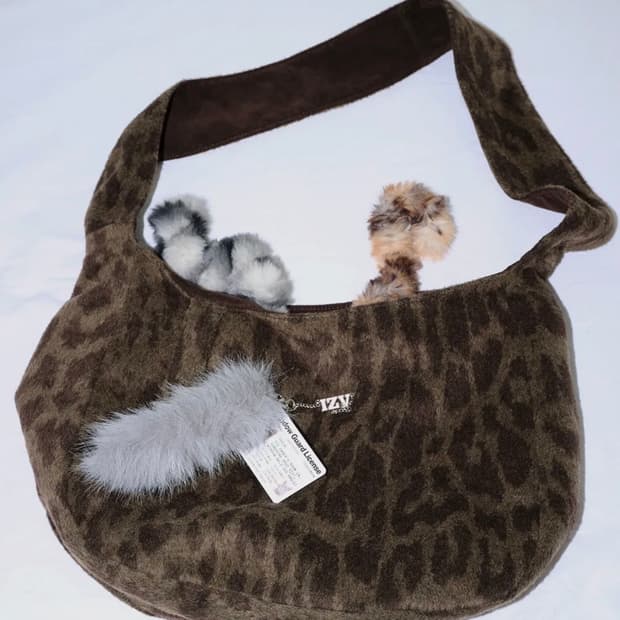 잇자바이브 REVERSIBLE LEOPARD BAG