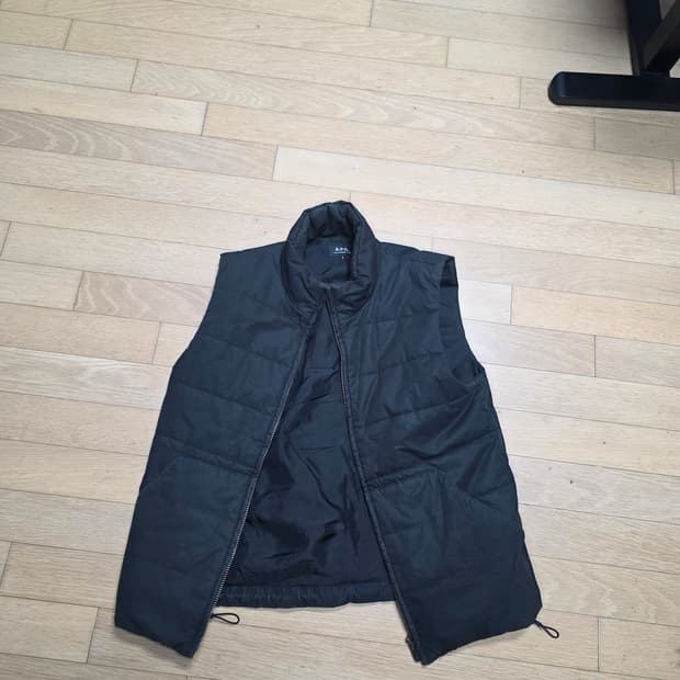 A.P.C 패딩조끼 S  