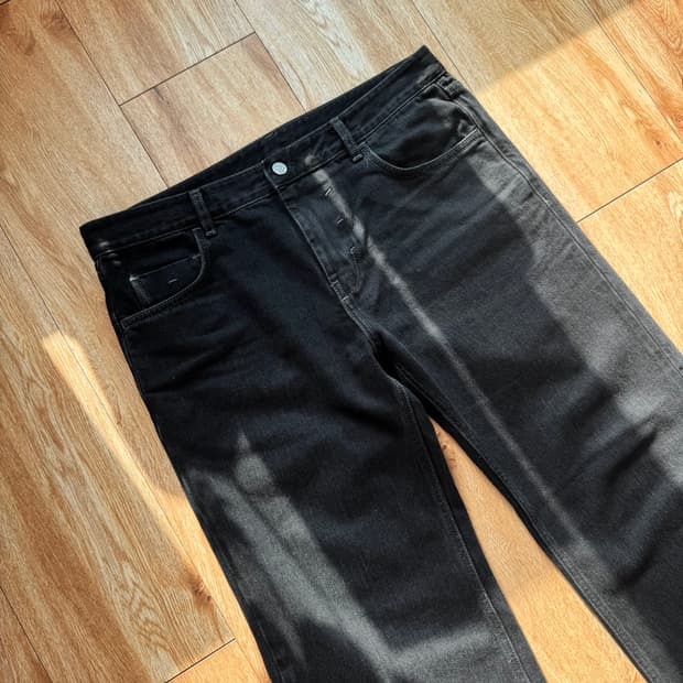 EE 누마레 E03 부츠컷 데님 팬츠