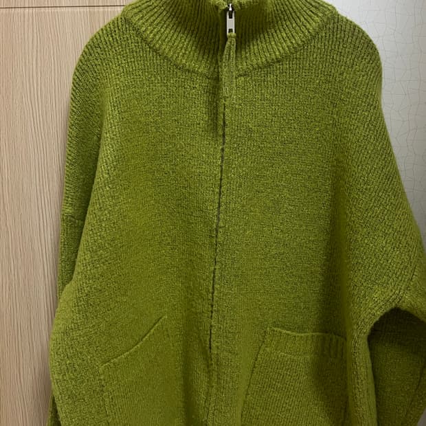 라퍼지스토어 올리브 가디건 판매합니다.