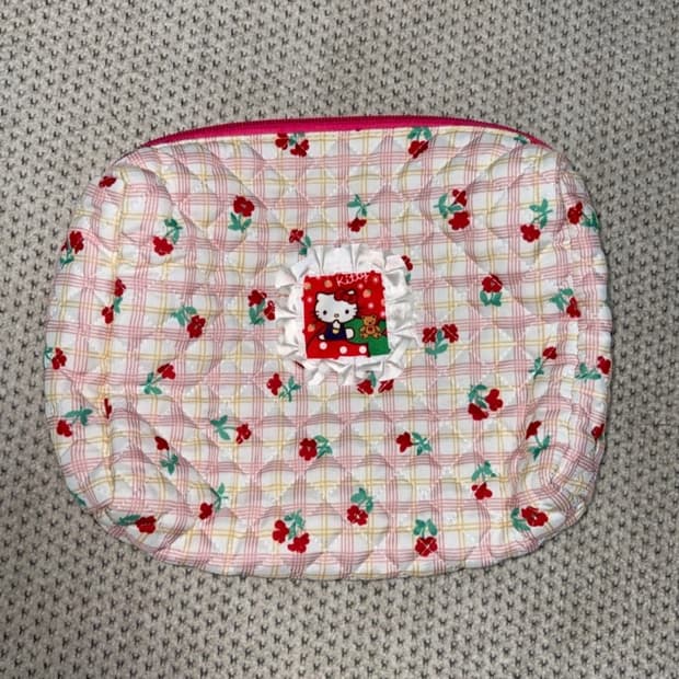헬로키티 퀼팅파우치