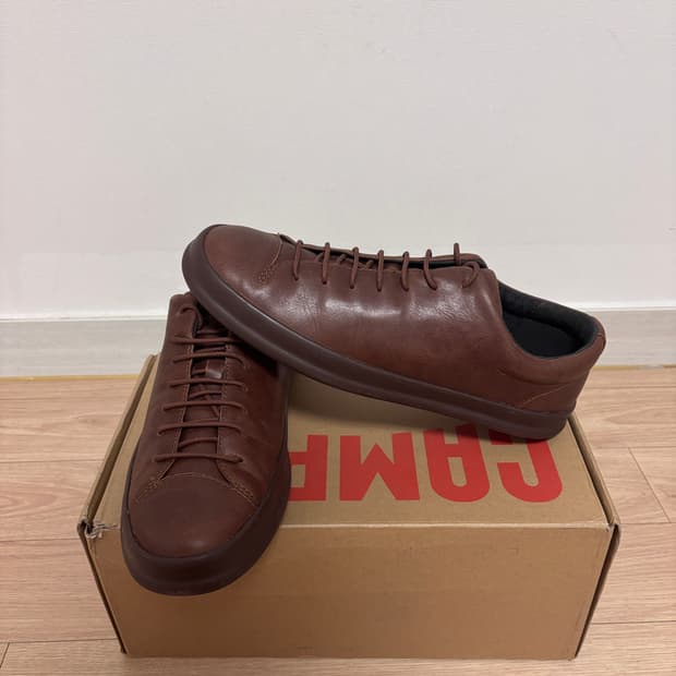 새상품) 41(260) 캠퍼 브라운 가죽 스니커즈
