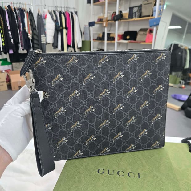 [40%할인] 구찌 점핑타이거 클러치백