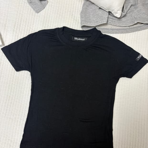 배드블러드 반팔티 블랙xs