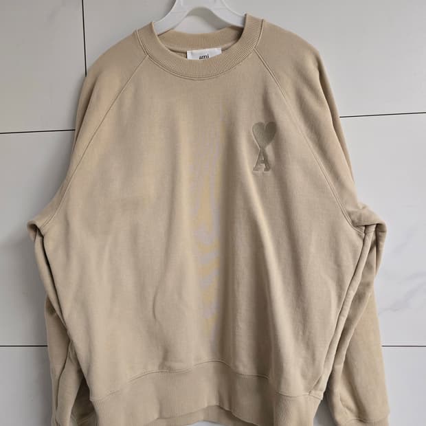 AMI 톤온톤 체인스티치 하트 로고 맨투맨 (L, 베이지)