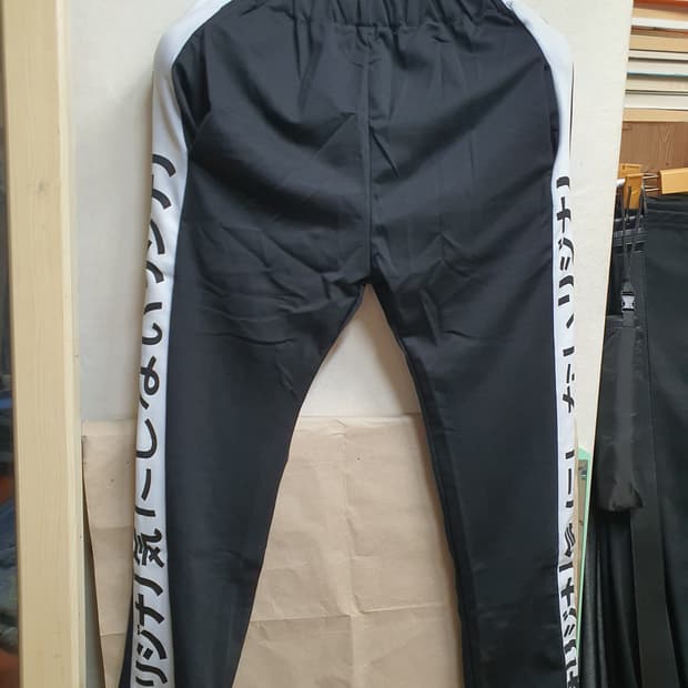 일본어 레터링 트랙 팬츠 28