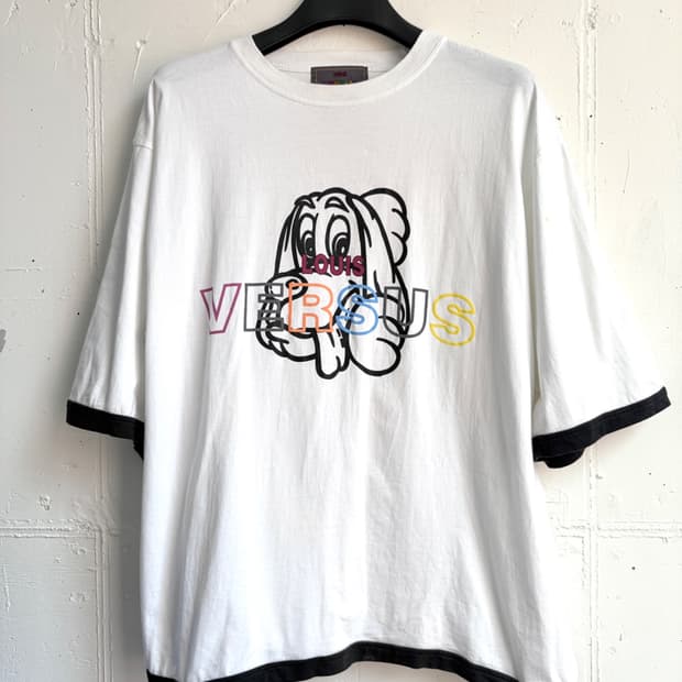 Louis Versus ringer t-shirt